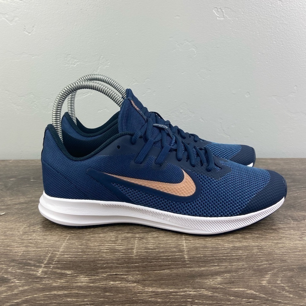 NEW Nike Downshifter
